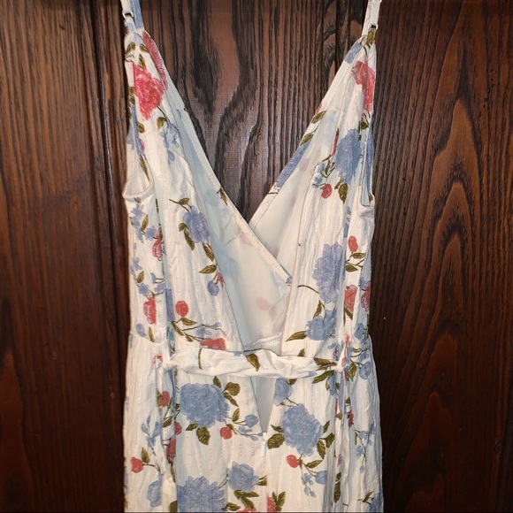 NWT American eagle floral jumpsuit with slits on each leg - Picture 10 of 16